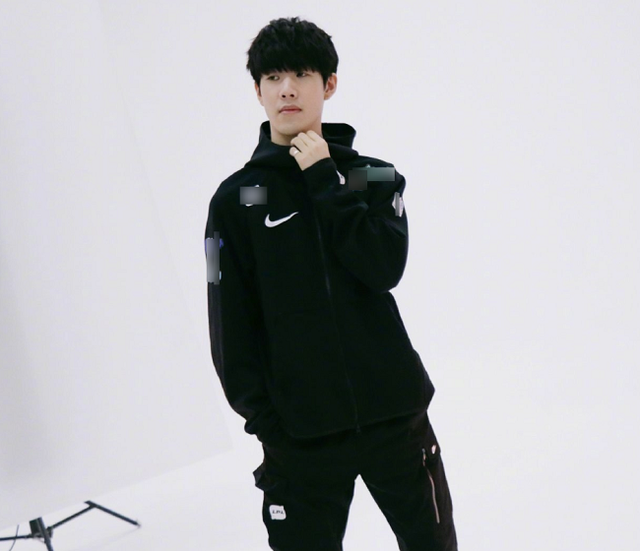 扑克中的基本动作解析（扑克基础动作详解）